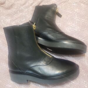 Stuart Weitzman Size 6 Lodge Zip Leather Bootie with Black Platform